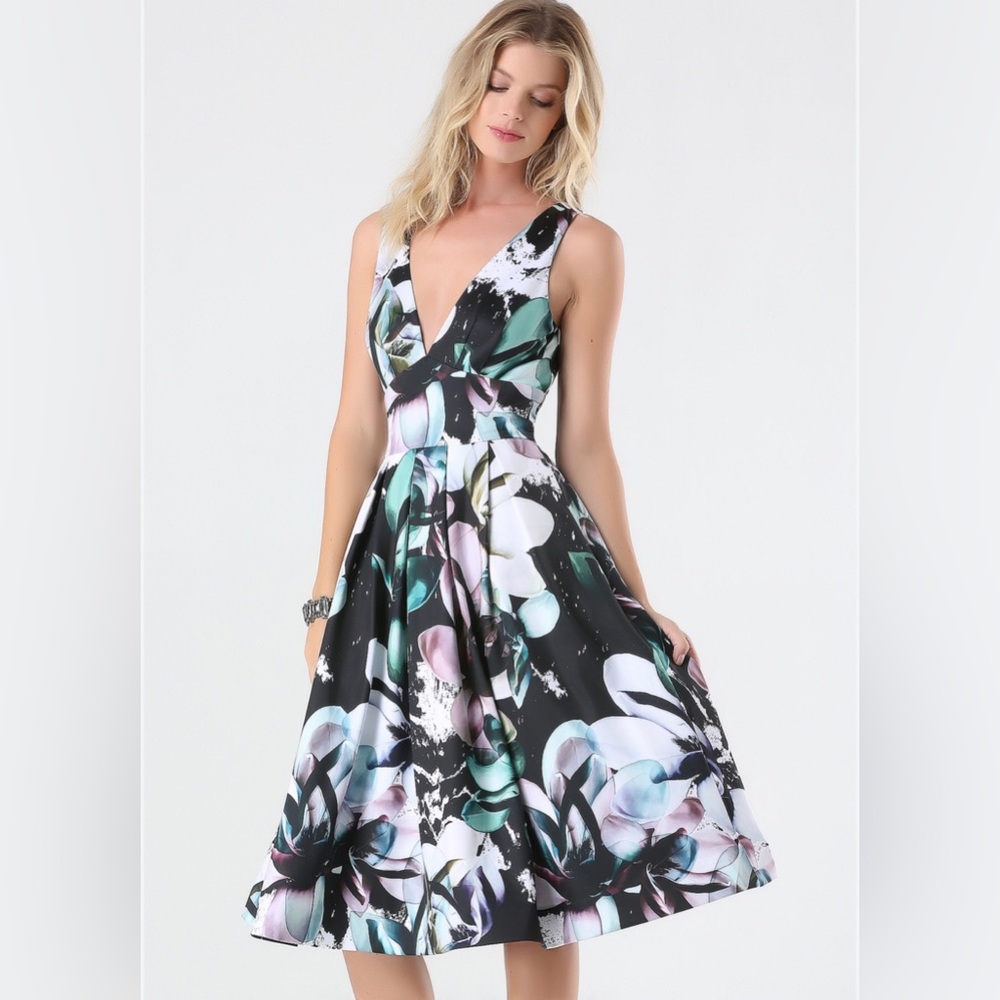 Bebe Floral V-Neck A-Line Dress in Black and Pastel Size L